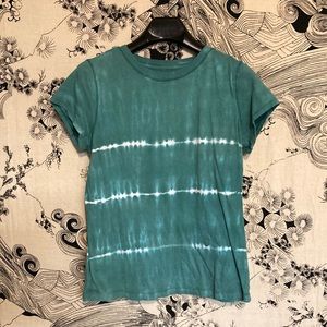 Universal thread tie die t shirt